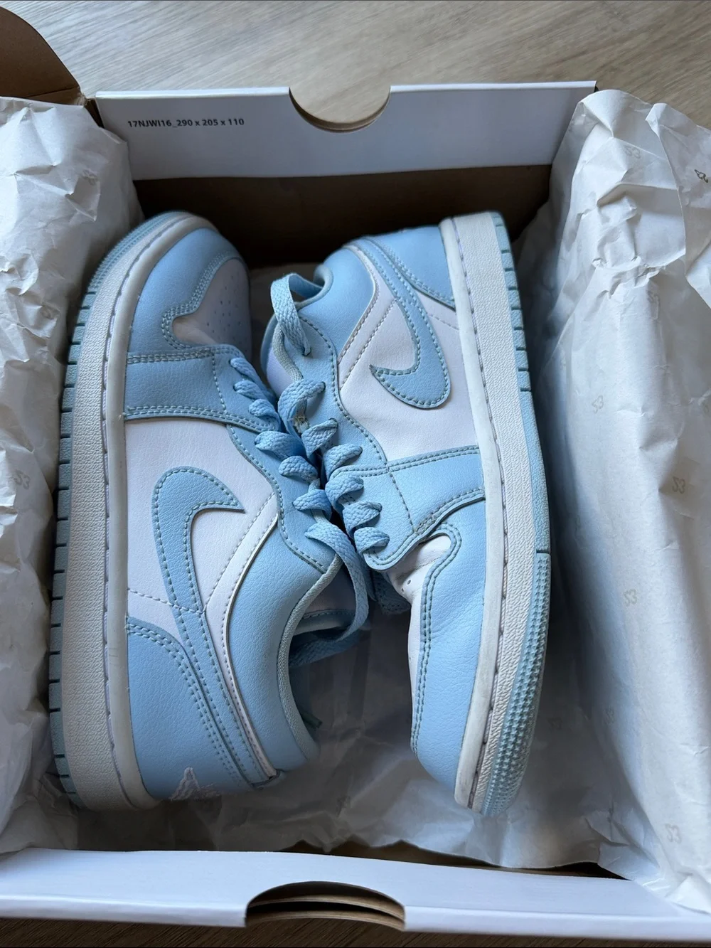 Nike Jordan Low-Top Sneakers in White and Ice Blue - Picture 12 of 12